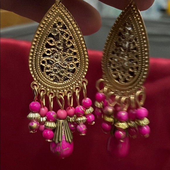 Fashion Jewelry Pink and Gold Chandelier Earrings - Picture 7 of 7